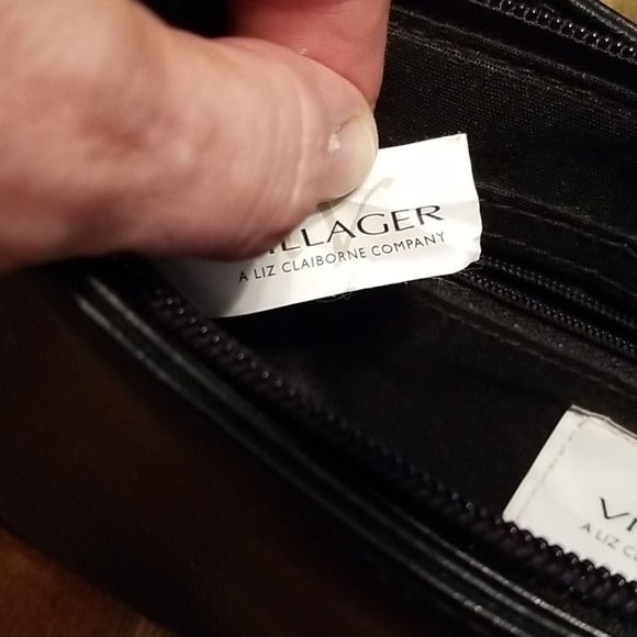 EUC Villager Liz Claiborne Black Handbag. - Picture 3 of 9